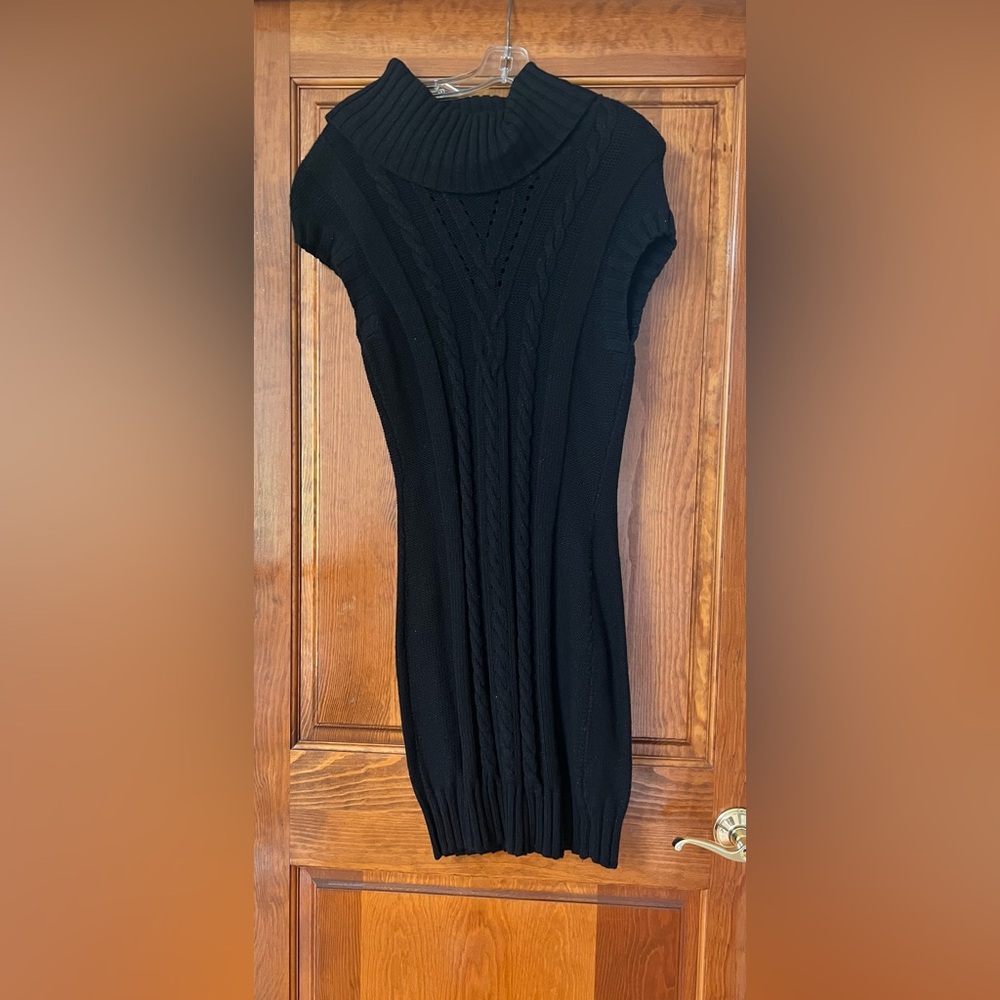 Sparkly sweater dress with short sleeves